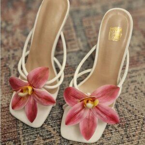 Chic Floral Heels with Pink Blooms